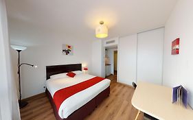 Alezan Hotel & Residence